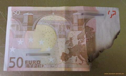 Geldschein verbrannt - Photo von 50€