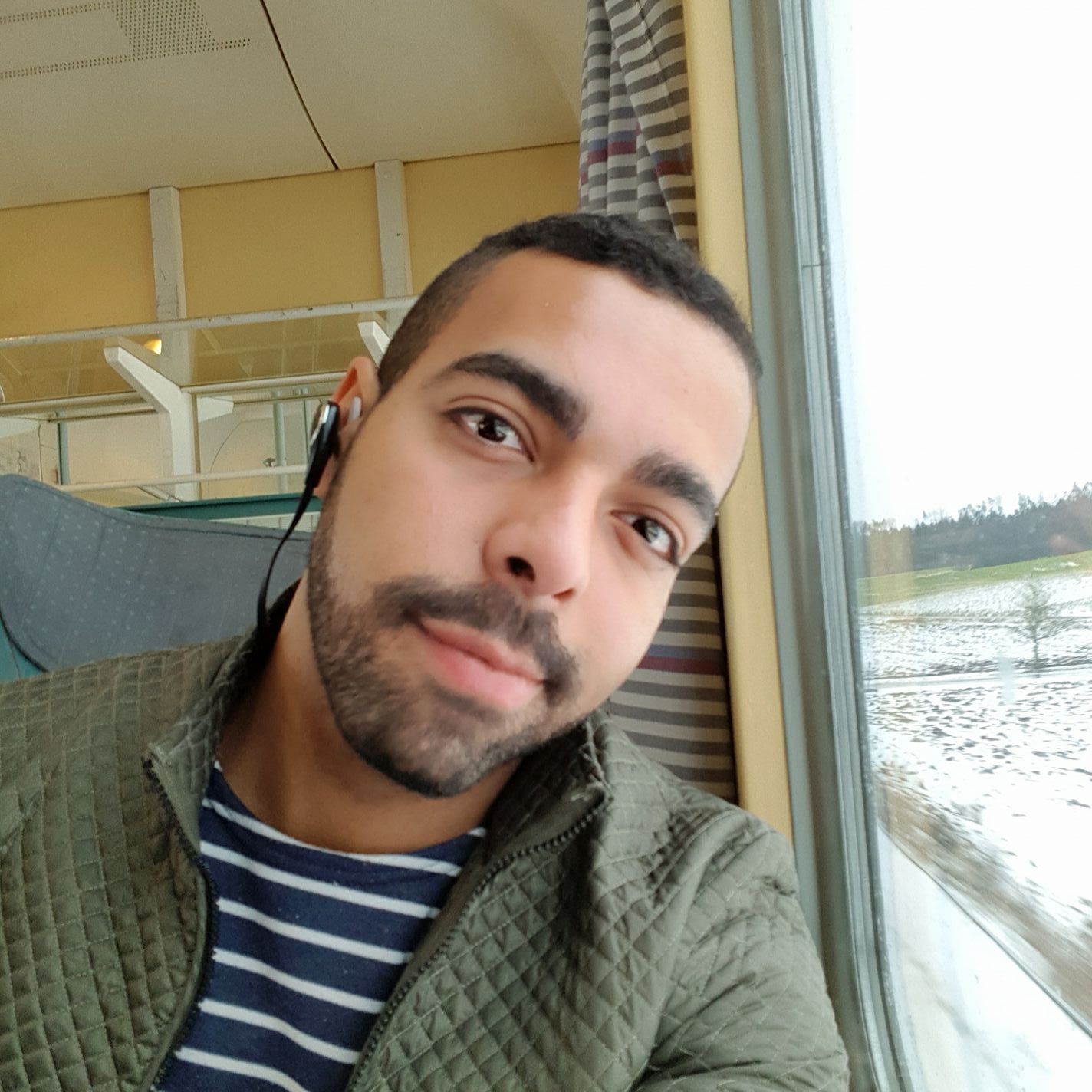 Profile picture for user Alexandre Go